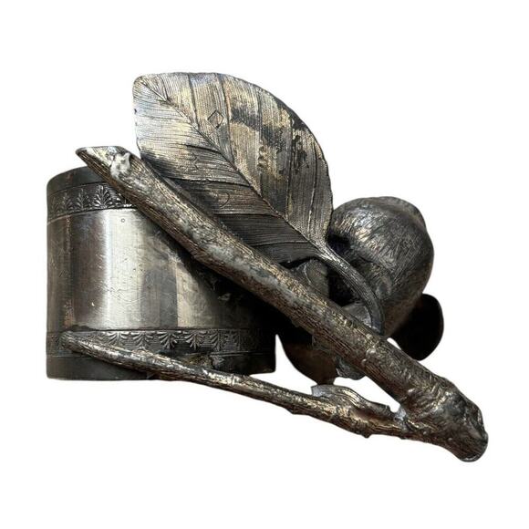 VICTORIAN FIGURAL BIRD BABY CHICK On Branch Leaf SILVERPLATE NAPKIN RING Antique - Picture 4 of 10